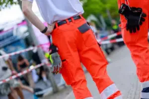 foto ravvicinata di un operatore che staziona durante un evento 